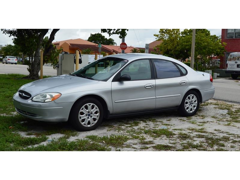 2003 Ford Taurus for sale by owner in Hialeah