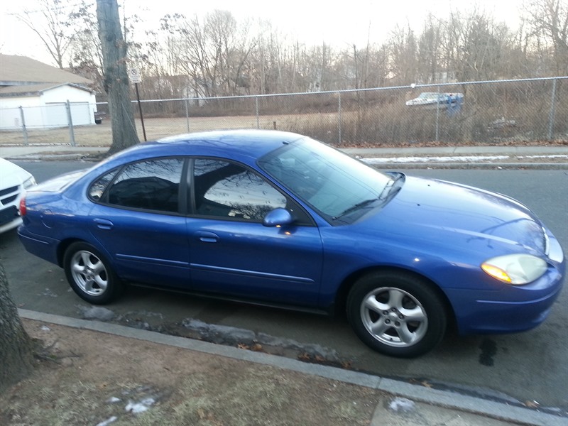 2004 Ford Taurus for sale by owner in NEW HAVEN