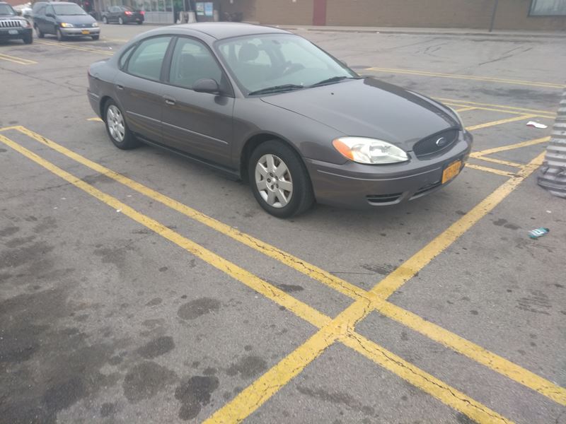 2004 Ford Taurus for sale by owner in Buffalo