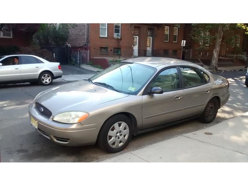 2005 Ford Taurus for sale by owner in Jersey City