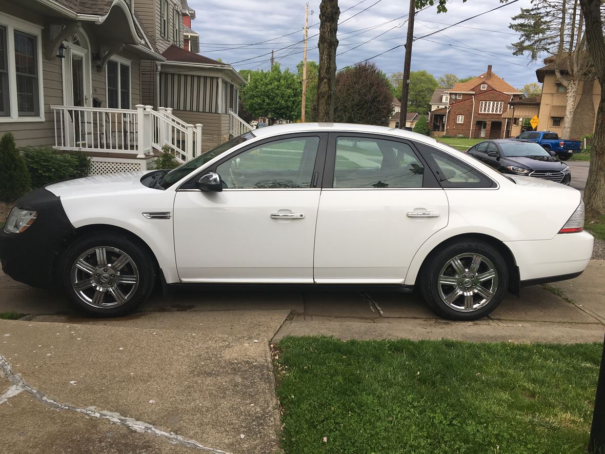 2008 Ford Taurus for sale by owner in Ellwood City