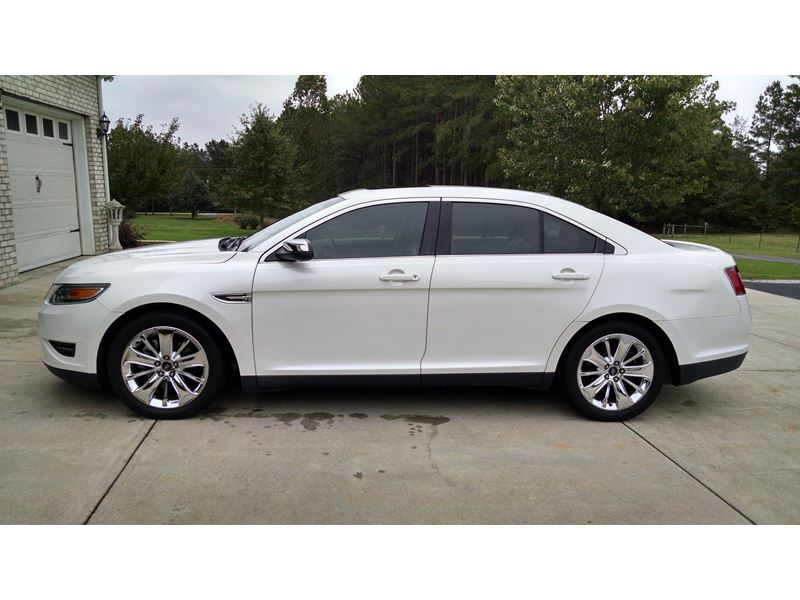 2011 Ford Taurus for sale by owner in YOUNGSVILLE