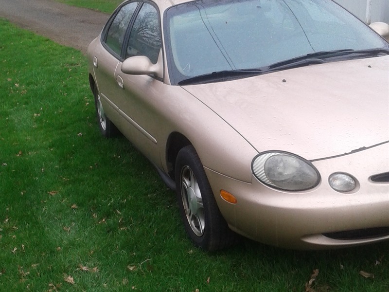 1997 Ford Taurus GL for sale by owner in JACKSON