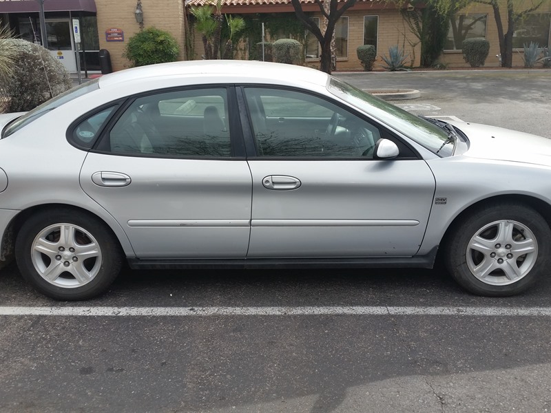 2001 Ford Taurus SEL for sale by owner in TUCSON