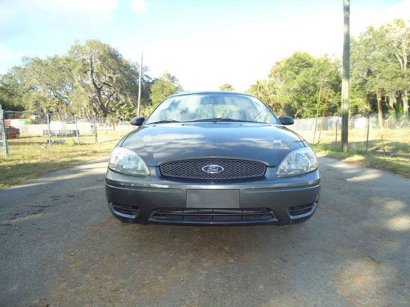 2004 Ford Taurus SES for sale by owner in Tampa