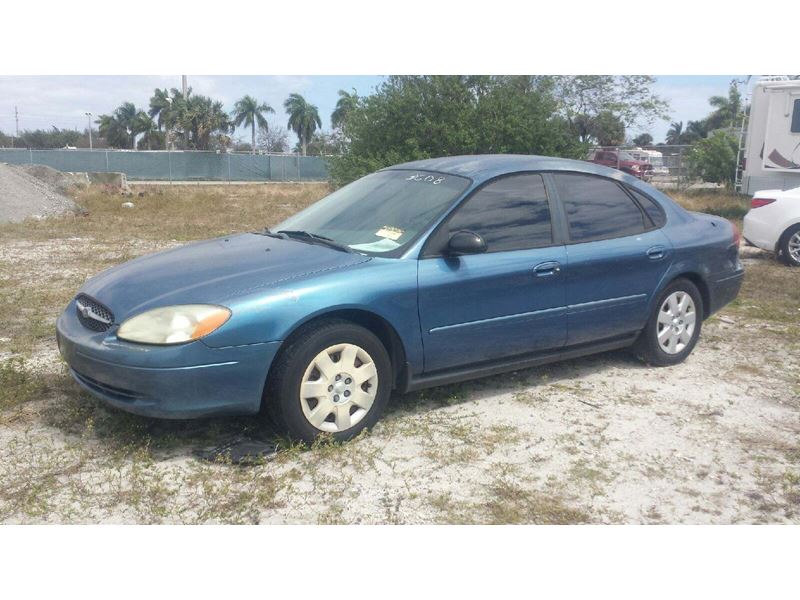 2002 Ford Taurus X for sale by owner in Dania