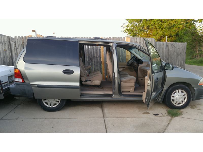 2000 Ford Windstar for sale by owner in Lancaster