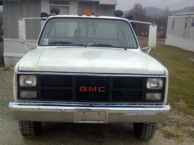 1985 GMC classic seirra C3500 for sale by owner in STANTON