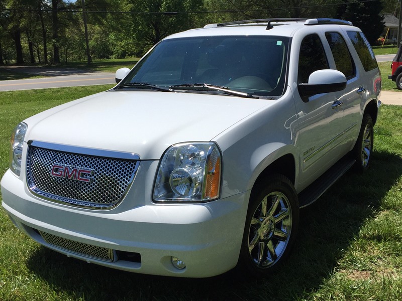 2012 GMC Denali for sale by owner in CHARLOTTE