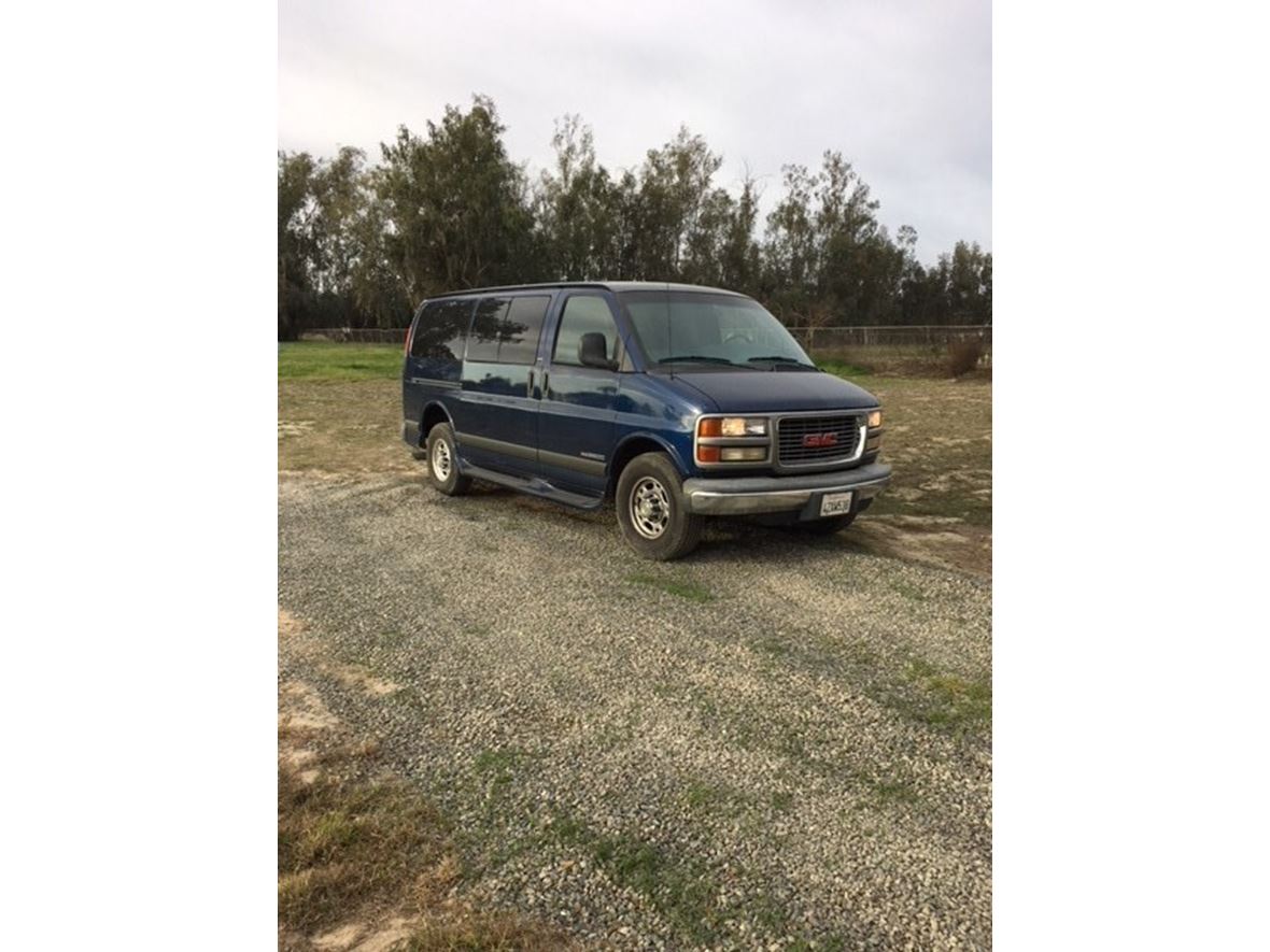 2000 GMC Savana for sale by owner in Fresno