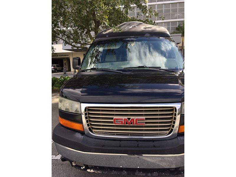 2004 GMC Savana for sale by owner in Miami