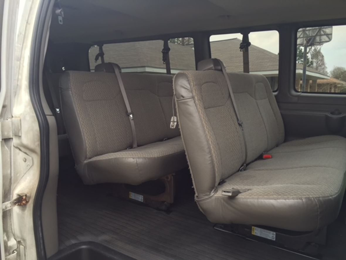 2010 GMC Savana for sale by owner in Lafayette