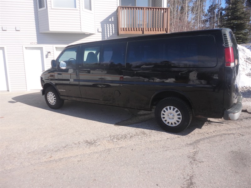 2001 GMC Savana Passenger for sale by owner in TRAVERSE CITY