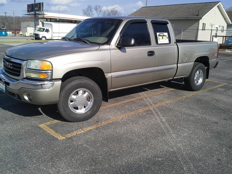 2003 GMC Sierra for sale by owner in HUNTINGTON