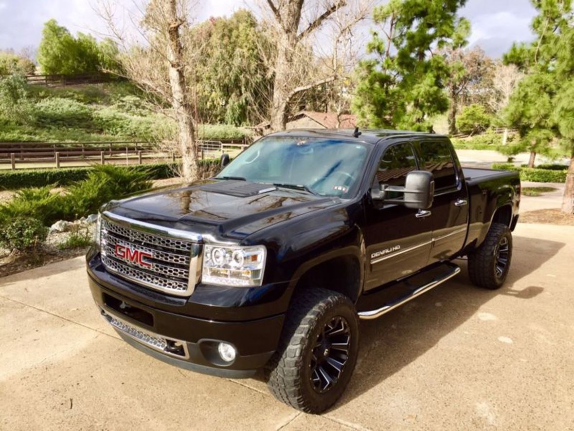 2011 GMC Sierra 2500 for sale by owner in Reedley