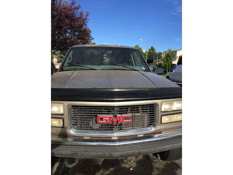 1998 GMC Suburban for sale by owner in Reno