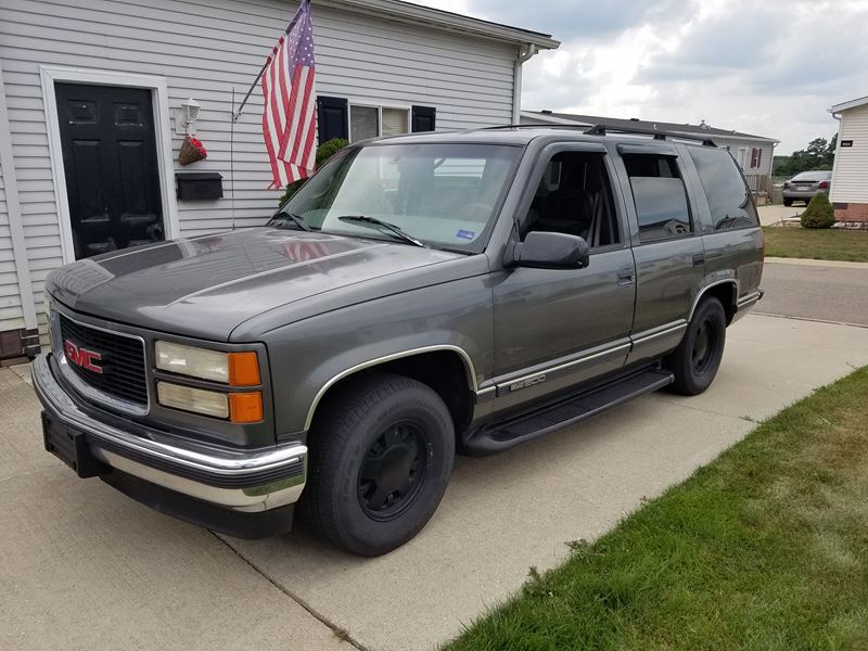 1999 GMC Yukon for sale by owner in Northville