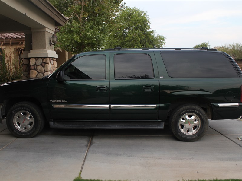 2002 GMC Yukon for sale by owner in AVONDALE