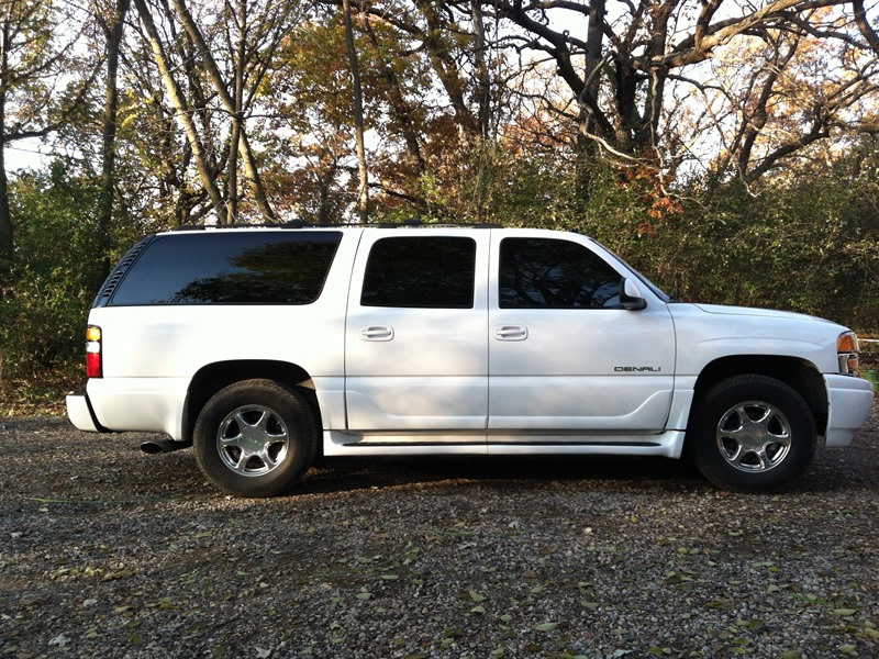 2004 GMC Yukon for sale by owner in LAKE ELMO