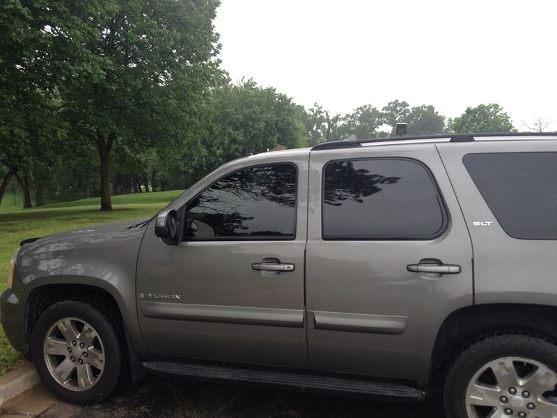 2007 GMC Yukon for sale by owner in McHenry