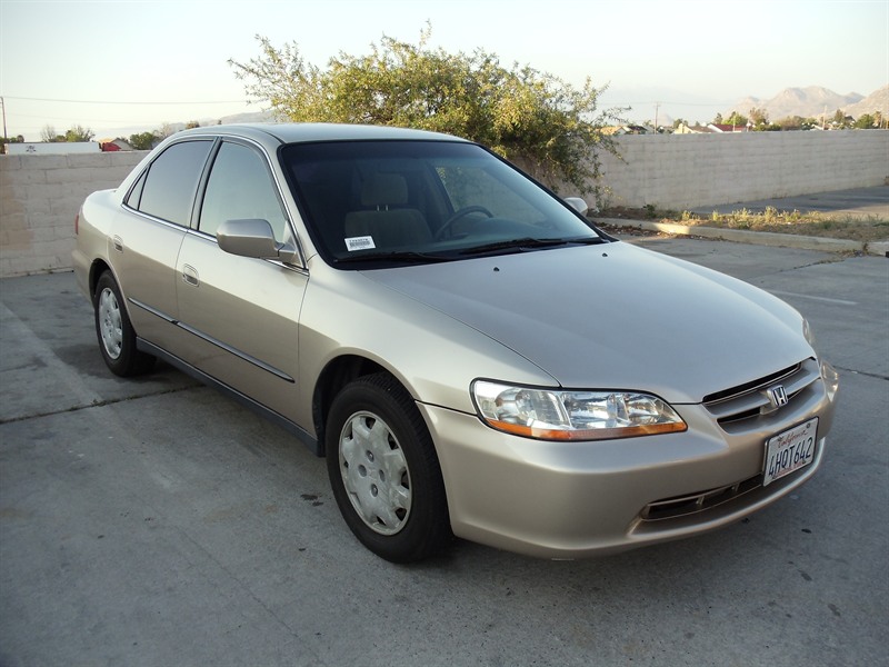 2000 Honda ACCORD  for sale by owner in PERRIS