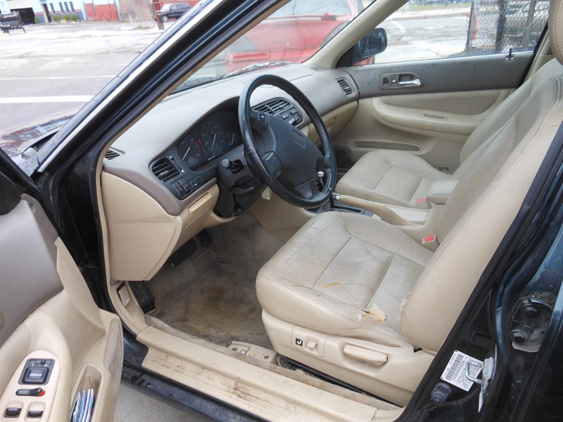 1995 Honda Accord for sale by owner in WESTLAKE