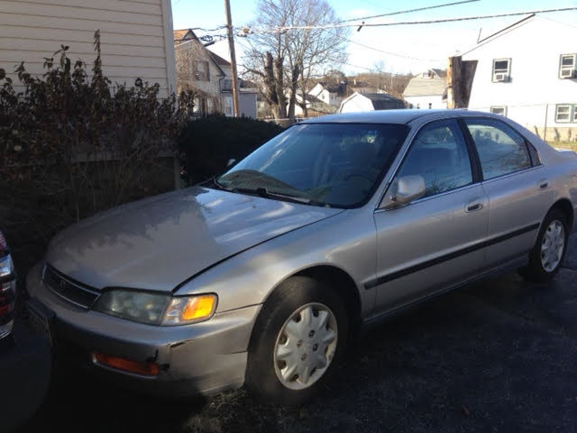 1997 Honda Accord EX for sale by owner in Milford