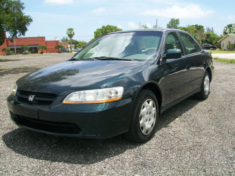1998 Honda Accord for sale by owner in ROYAL PALM BEACH