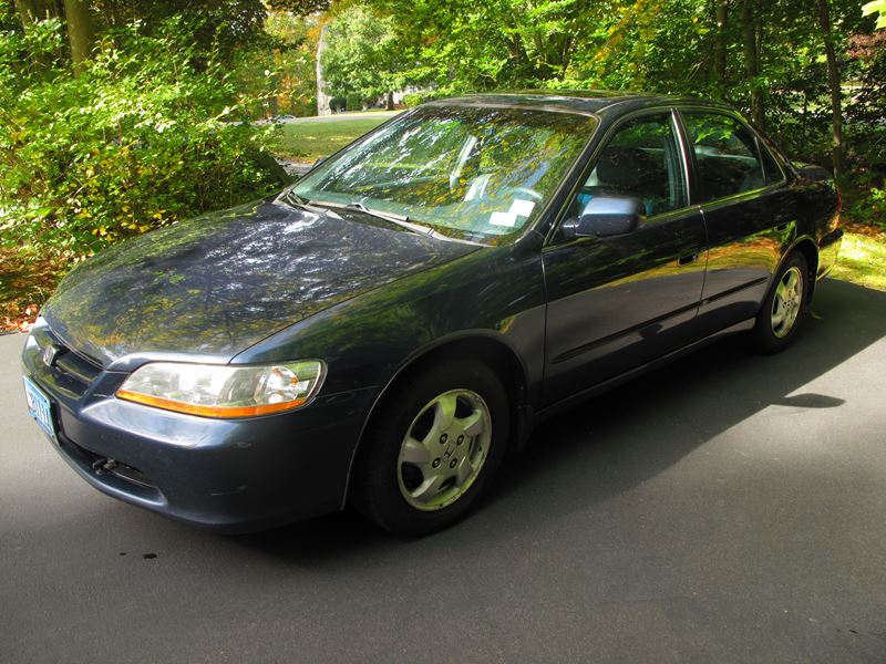 1999 Honda Accord for sale by owner in MADISON