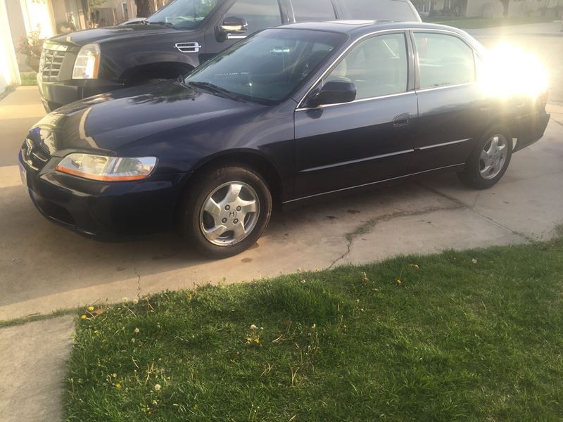 1999 Honda Accord for sale by owner in Rialto