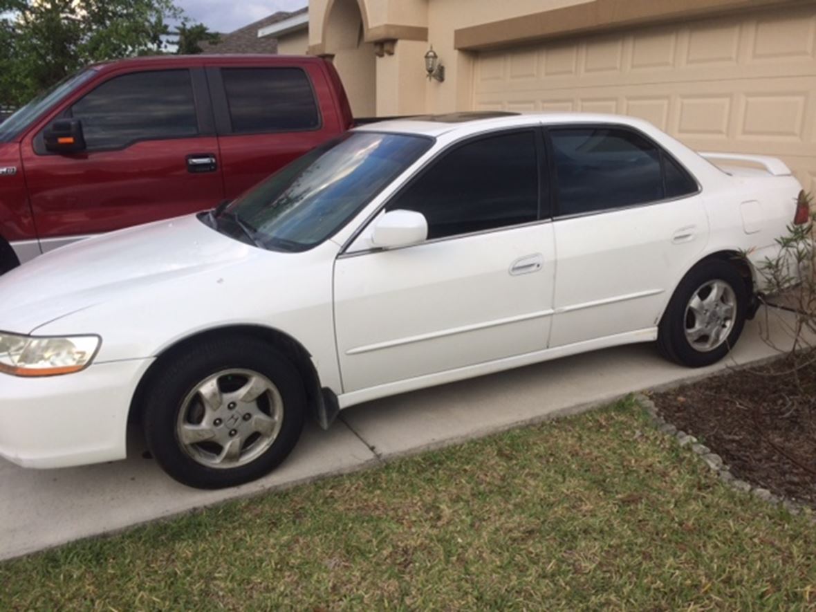 1999 Honda Accord for sale by owner in Wesley Chapel