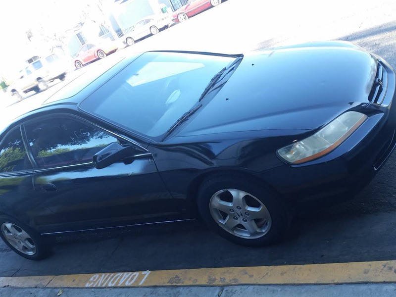 2000 Honda Accord for sale by owner in LONG BEACH