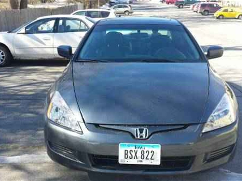 2005 Honda Accord for sale by owner in DES MOINES