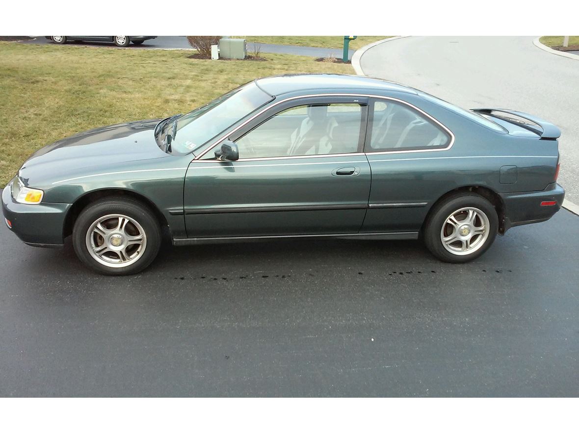 1996 Honda Accord Coupe for sale by owner in YORK