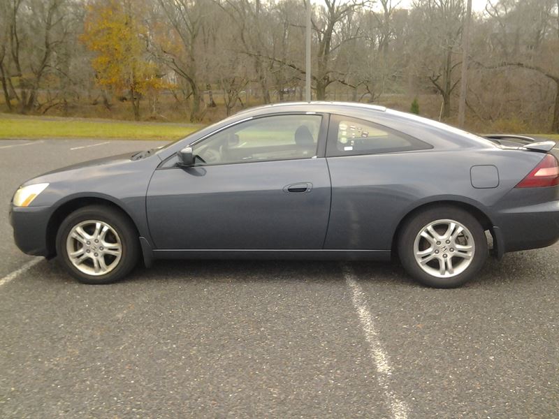 2005 Honda Accord Coupe for sale by owner in Philadelphia