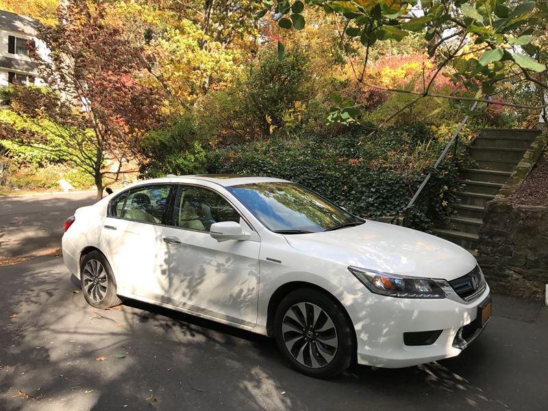 2015 Honda Accord Hybrid EX-L for sale by owner in Tarrytown