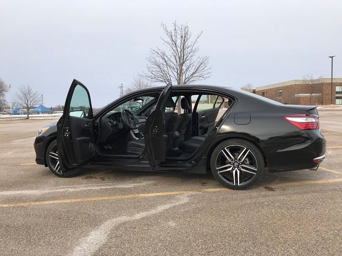 2016 Honda Accord for sale by owner in Hopkins