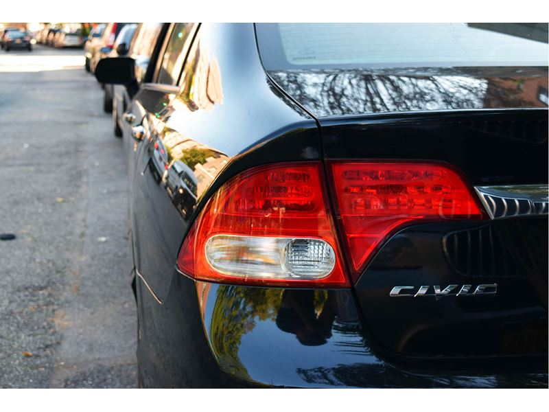 2011 Honda Civic for sale by owner in FOREST HILLS