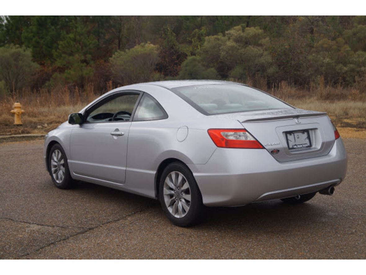 2010 Honda Civic Coupe for sale by owner in Kent