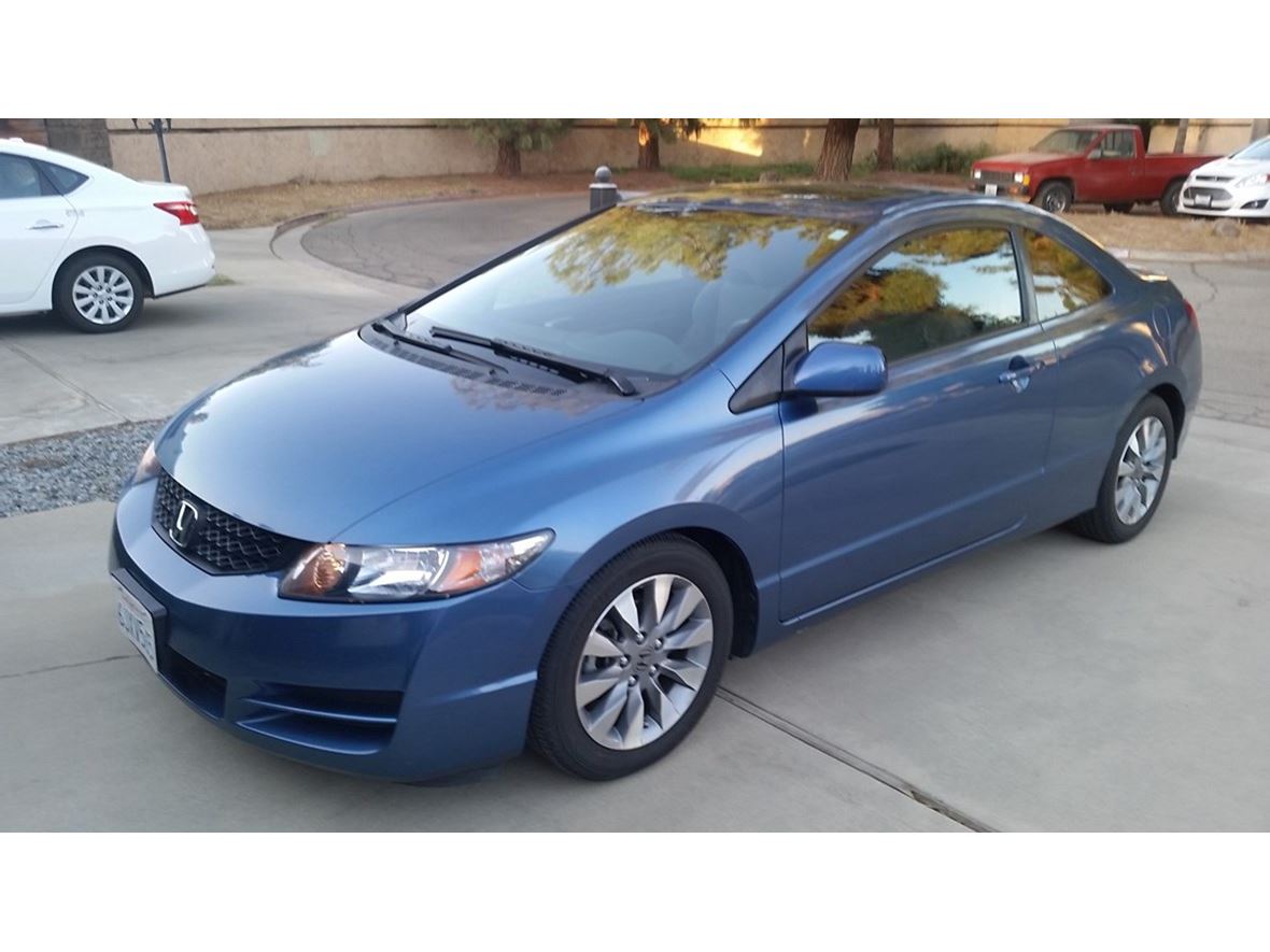 2010 Honda Civic Coupe for sale by owner in Visalia