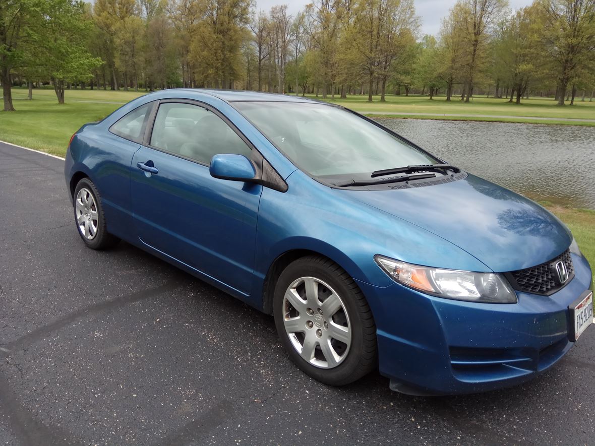 2011 Honda Civic Coupe for sale by owner in Cleveland