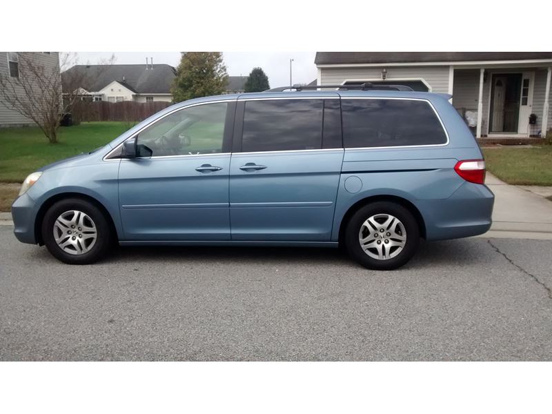 2006 Honda Odyssey for sale by owner in SUFFOLK