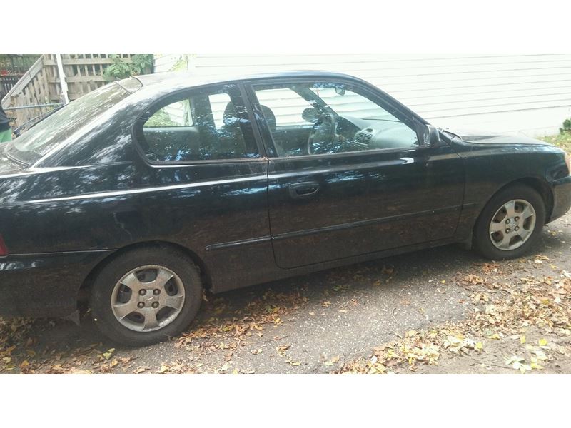 2001 Hyundai Accent for sale by owner in Forest Lake