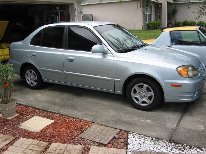 2003 Hyundai Accent for sale by owner in CLERMONT
