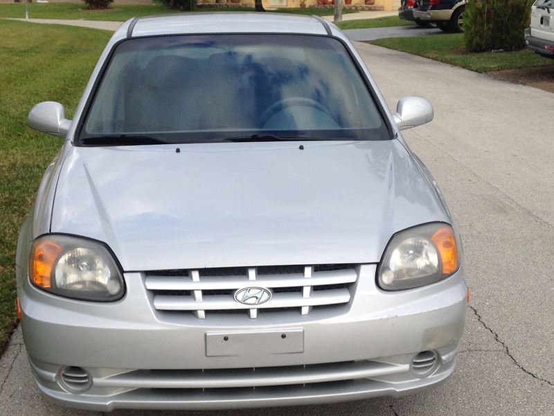 2005 Hyundai Accent for sale by owner in Fort Lauderdale