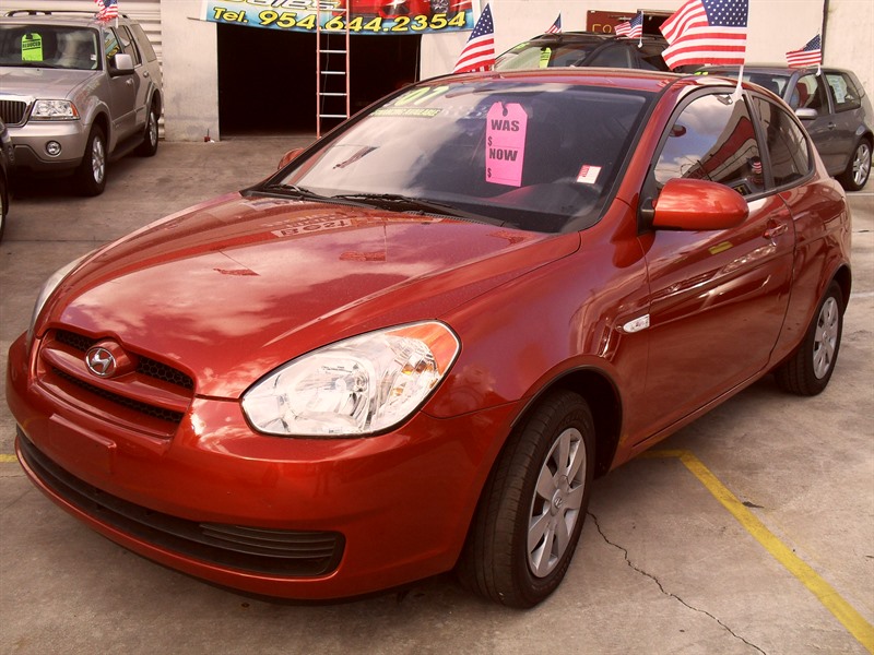 2007 Hyundai Accent for sale by owner in HOLLYWOOD