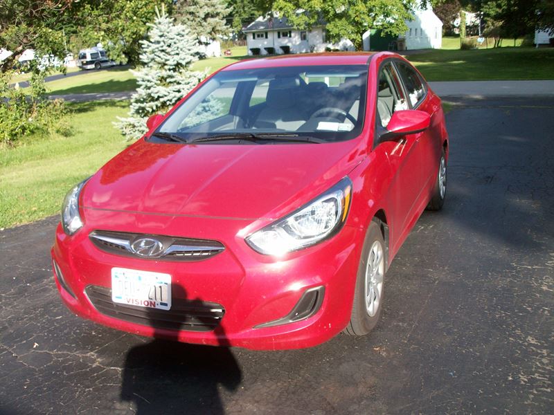 2013 Hyundai Accent for sale by owner in Rochester