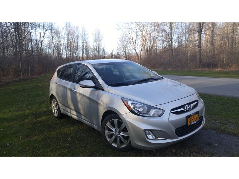 2013 Hyundai Accent for sale by owner in Rochester