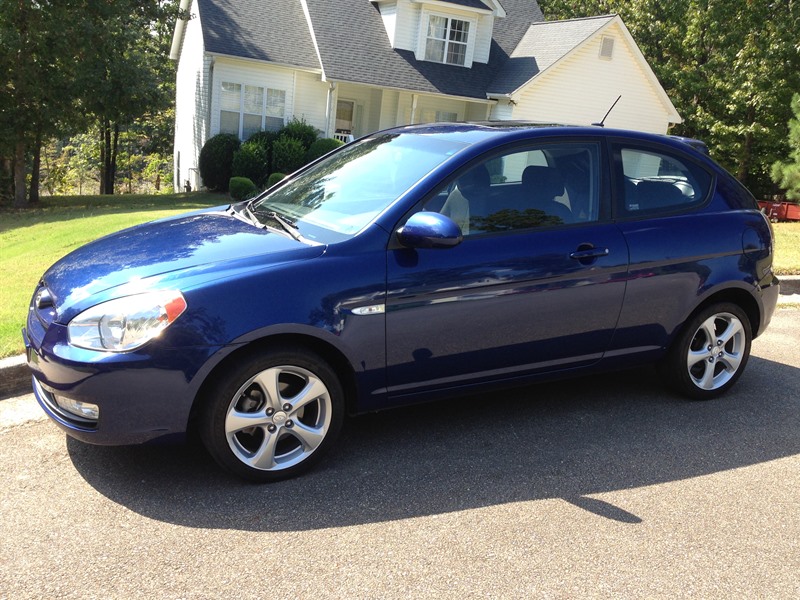 2009 Hyundai Accent 3-Door for sale by owner in CANTON