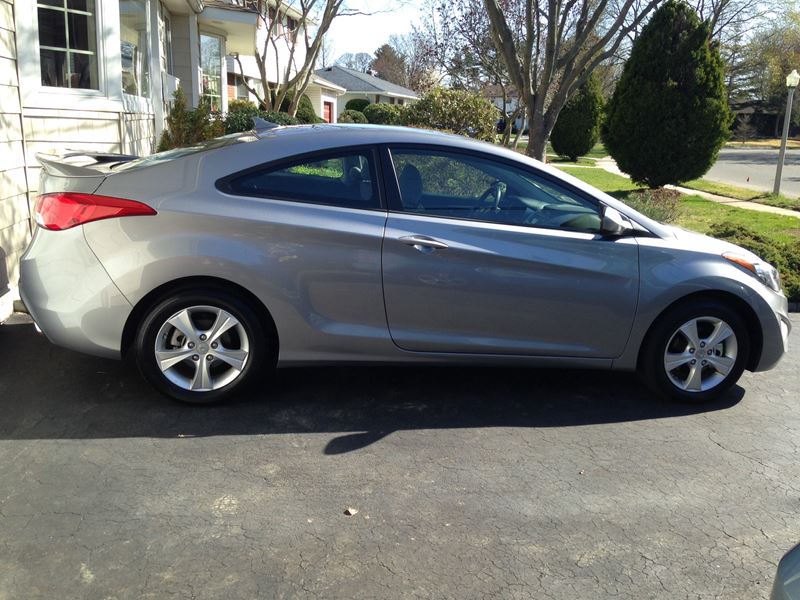2013 Hyundai Elantra for sale by owner in Commack